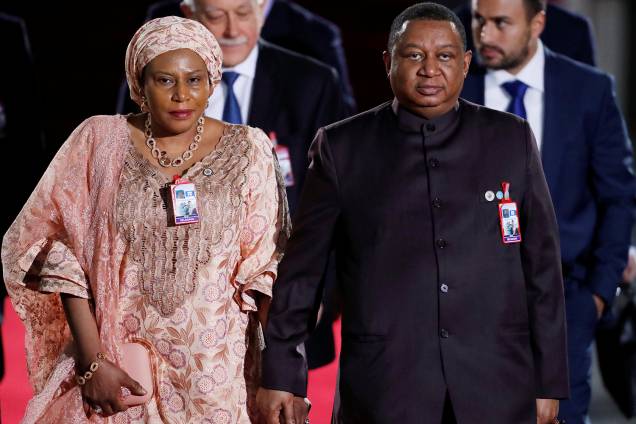 Secretário Geral da OPEP, Mohammad Barkindo e sua esposa chegam na cerimônia de posse de Nicolás Maduro para seu segundo mandato presidencial, na Suprema Corte de Caracas, Venezuela - 10/01/2019 Secretário Geral da OPEP, Mohammad Barkindo e sua esposa chegam na cerimônia de posse de Nicolás Maduro para seu segundo mandato presidencial, na Suprema Corte de Caracas, Venezuela - 10/01/2019