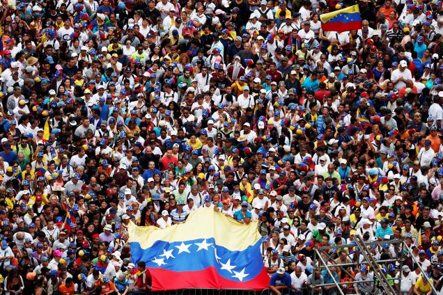 Manifestantes realizam marcha contra o presidente venezuelano Nicolás Maduro, em Caracas - 23/01/2019 Manifestantes realizam marcha contra o presidente venezuelano Nicolás Maduro, em Caracas - 23/01/2019