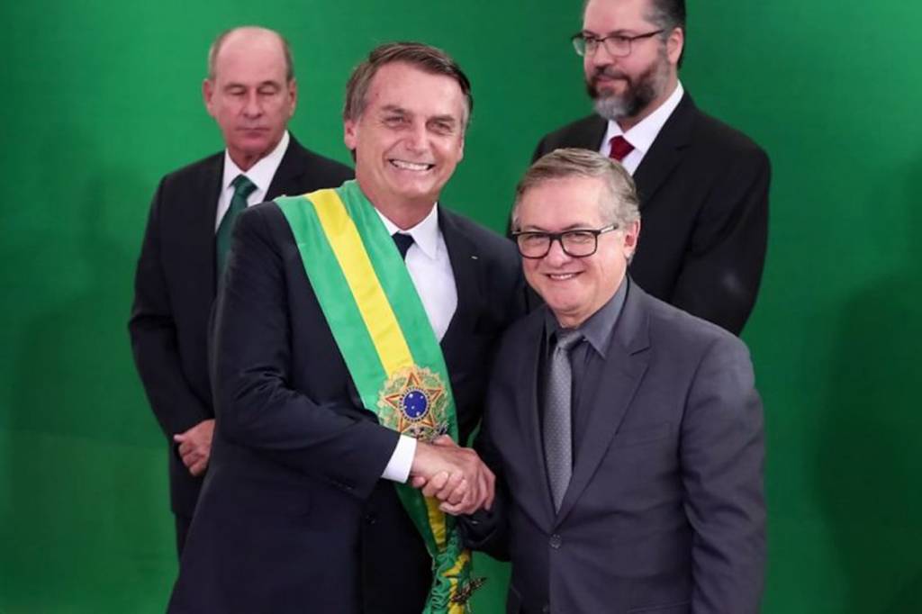 Ex-ministro da Educação diz que Bolsonaro ‘perdeu o rumo’ e elogia Moro