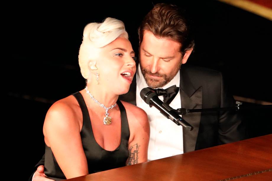 A cantora Lady Gaga e o ator Bradley Cooper se apresentam durante a cerimônia de premiação do Oscar, realizada em Los Angeles - 24/02/2019