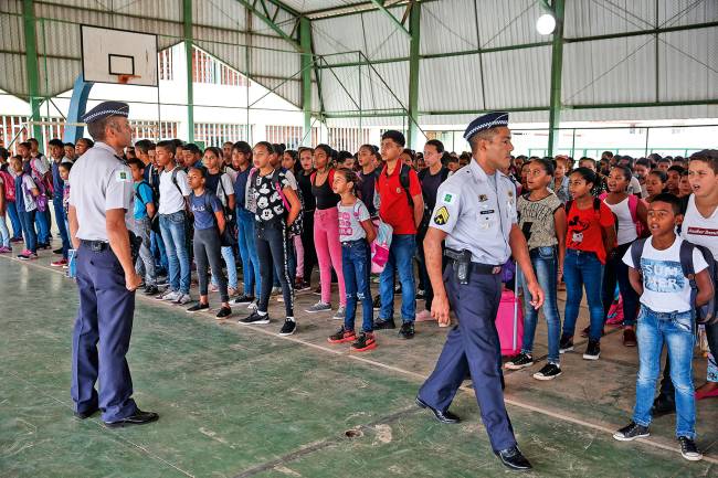 Escolas militares