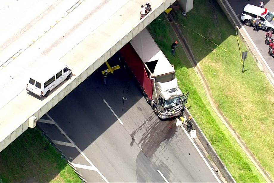 Ricardo Boechat morre em queda de helicóptero em SP - 11/02/2019