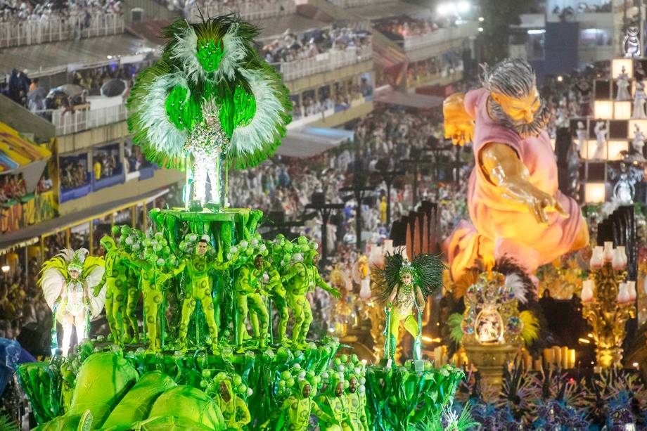 A escola de samba Império Serrano é a primeira a desfilar no Sambódromo da Marquês de Sapucaí - 03/03/2019