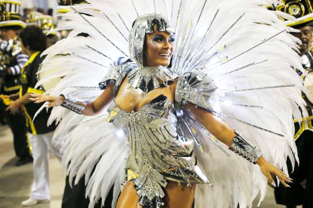 Raphaela Gomes, rainha da bateria da escola de samba São Clemente, durante desfile no Sambódromo da Marquês de Sapucaí - 04/03/2019 Raphaela Gomes, rainha da bateria da escola de samba São Clemente, durante desfile no Sambódromo da Marquês de Sapucaí - 04/03/2019
