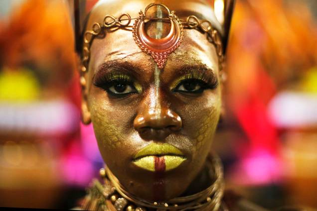 Componente da escola de samba Portela, durante desfile no Sambódromo da Marquês de Sapucaí - 05/03/2019 Componente da escola de samba Portela, durante desfile no Sambódromo da Marquês de Sapucaí - 05/03/2019