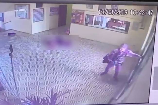 Atiradores chegam a Escola Estadual Raul Brasil Atiradores chegam a Escola Estadual Raul Brasil