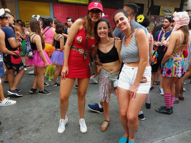 Claudia Cararreto, Laura Lamonica e Leticia Pinheiro, na República Claudia Cararreto, Laura Lamonica e Leticia Pinheiro, na República