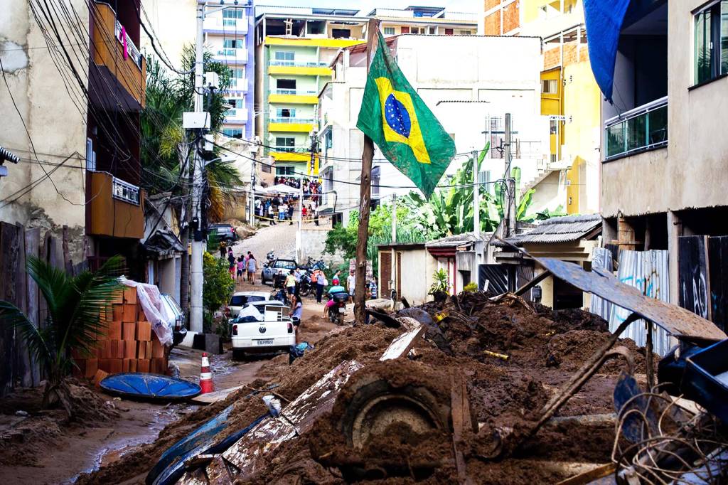 Nunca houve milícias ‘do bem’, general