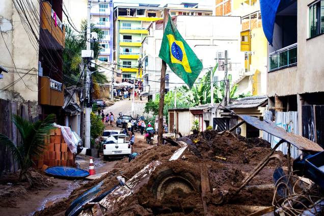Dois prédios residenciais desabaram na comunidade da Muzema, zona oeste do Rio - 13/04/2019 Dois prédios residenciais desabaram na comunidade da Muzema, zona oeste do Rio - 13/04/2019