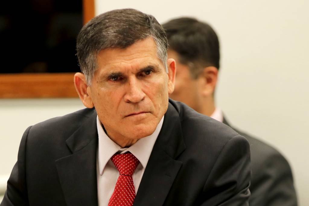 General é o bode da vez