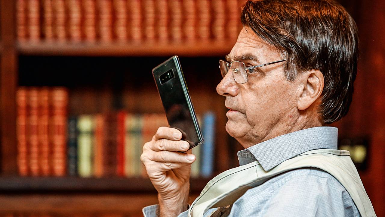 Jair Bolsonaro (PL), presidente da República, em ligação telefônica