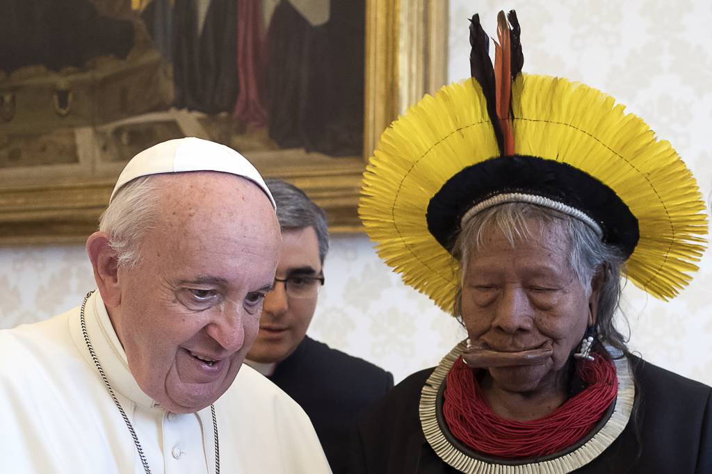 Internado na UTI, cacique Raoni tem alta médica adiada