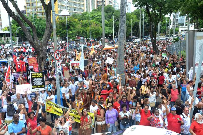 Protestos contra cortes na Educação em Salvador (BA)