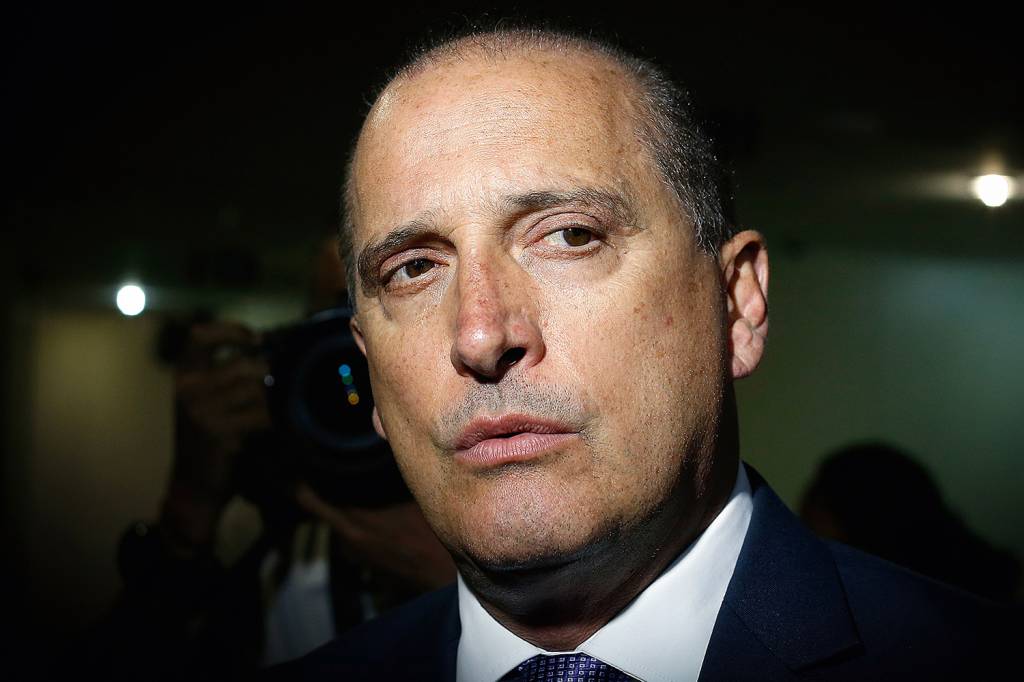 Após encontro com Bolsonaro, Onyx fala em aprovar Previdência em junho