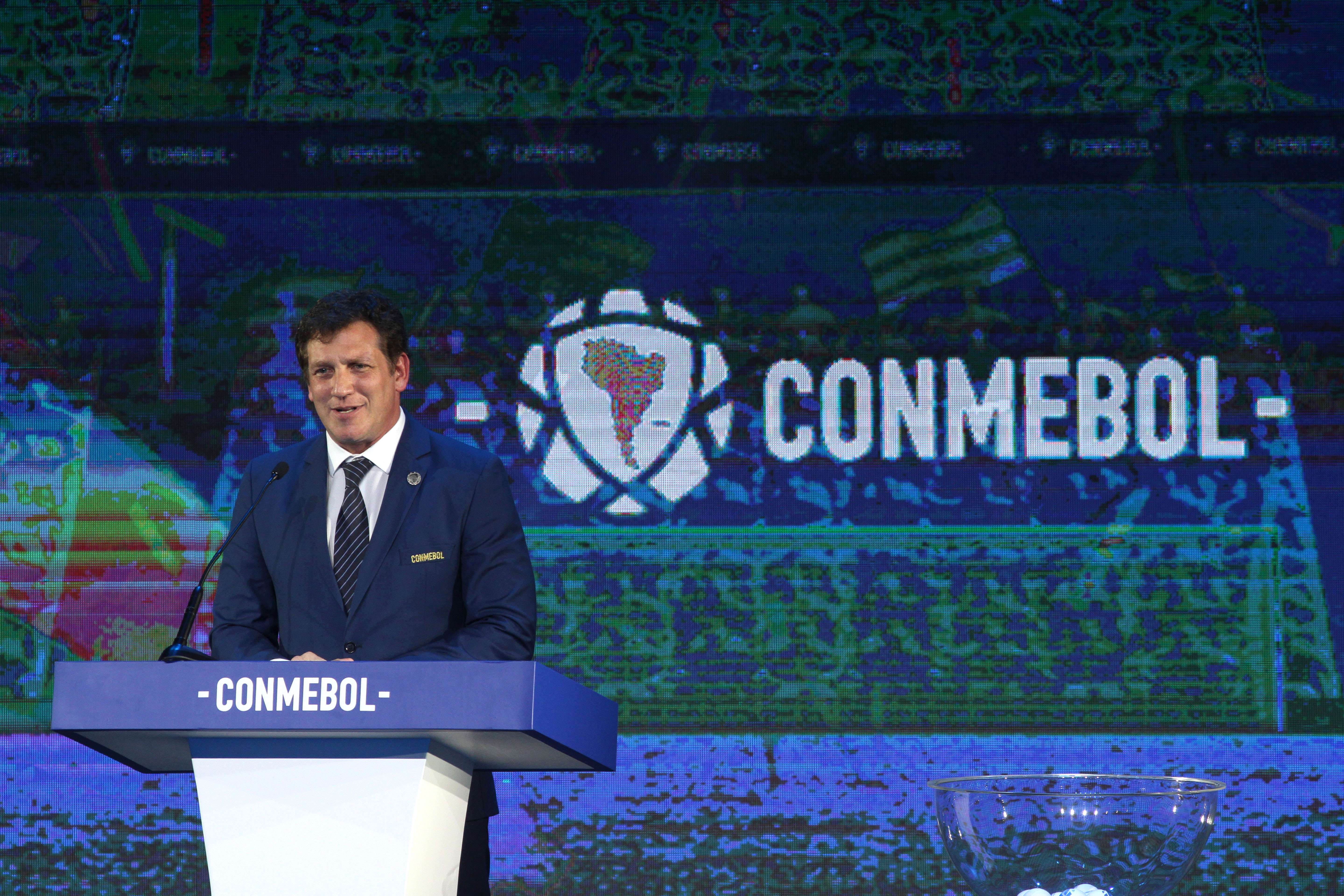 Quem é o presidente da Conmebol, que foi duramente repreendido por declarações