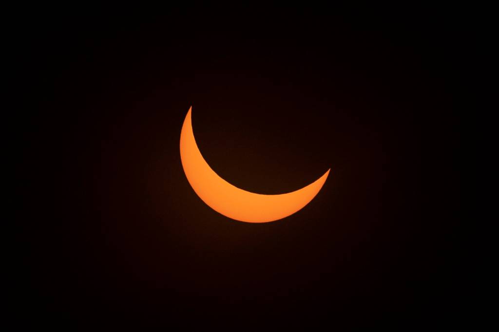 Eclipse solar foi visto do Brasil nesta quarta; veja como foi