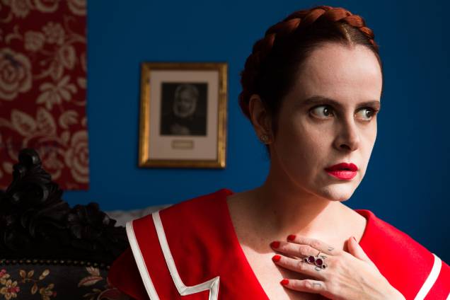 Fernanda Young posa para ensaio fotográfico em São Paulo. Danilo Verpa/Folhapress) Fernanda Young posa para ensaio fotográfico em São Paulo. Danilo Verpa/Folhapress)