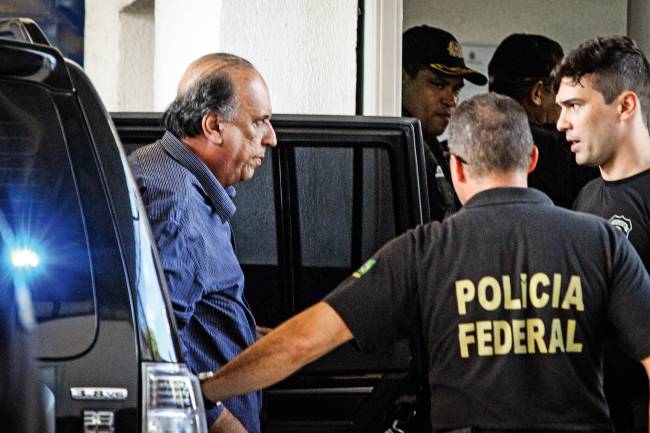 Pez¿o chega ¿ pris¿o da PM, em NiterÛi, onde ficar· em sala de Estado Maior Pez¿o chega ¿ pris¿o da PM, em NiterÛi, onde ficar· em sala de Estado Maior