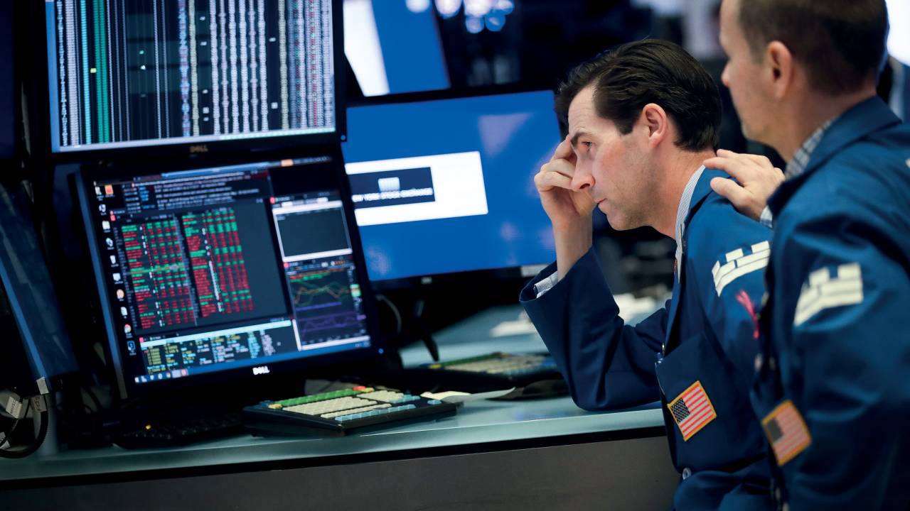 EM QUEDA - Bolsa de Nova York na segunda-feira 5: índices despencaram