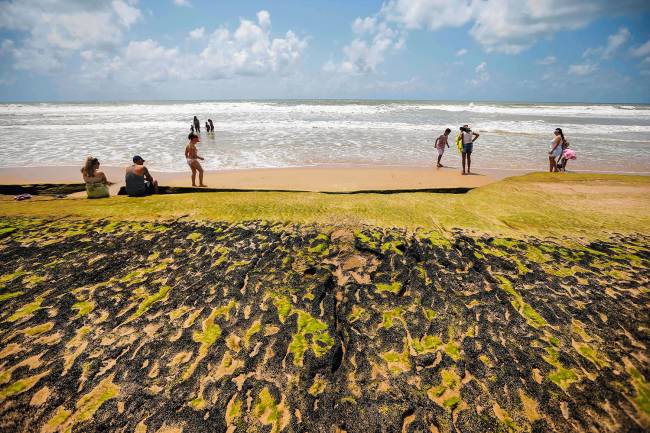 Praia-petroleo