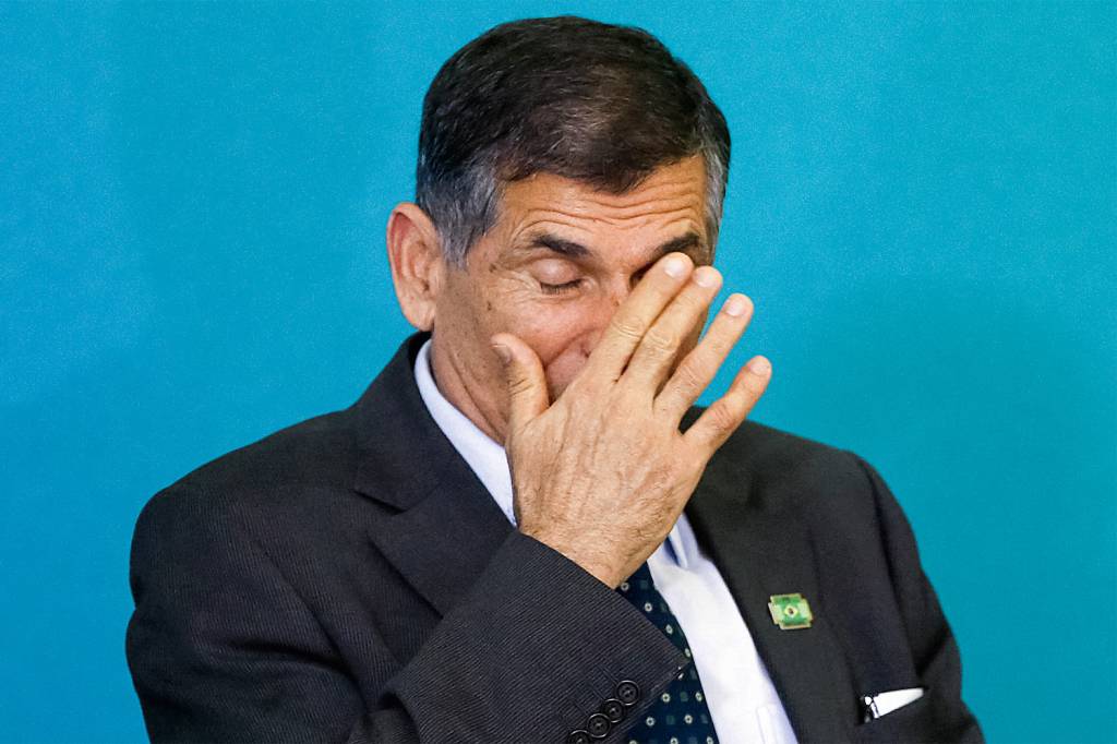General Santos Cruz ELEIÇÕES - General que rompeu com o bolsonarismo pode se lançar candidato a deputado pelo Podemos