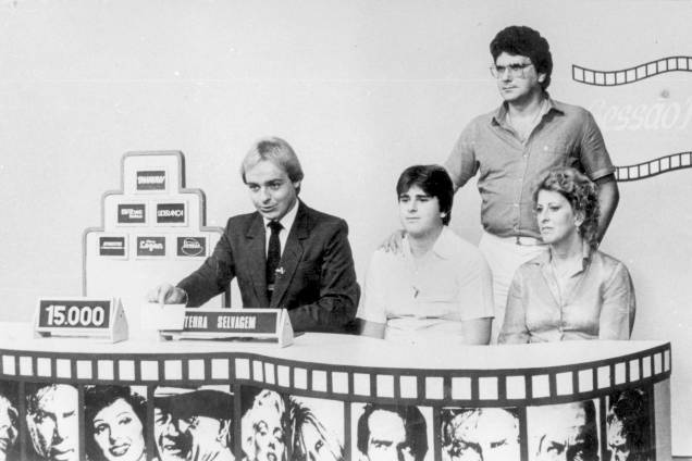 Gugu apresentando o "Sessão Premiada", na TVS, em 1997 Gugu apresentando o "Sessão Premiada", na TVS, em 1997