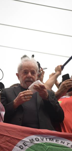 O ex-presidente Lula falou ao público em ato no em frente ao Sindicato dos Metalúrgicos, em São Bernardo do Campo-SP