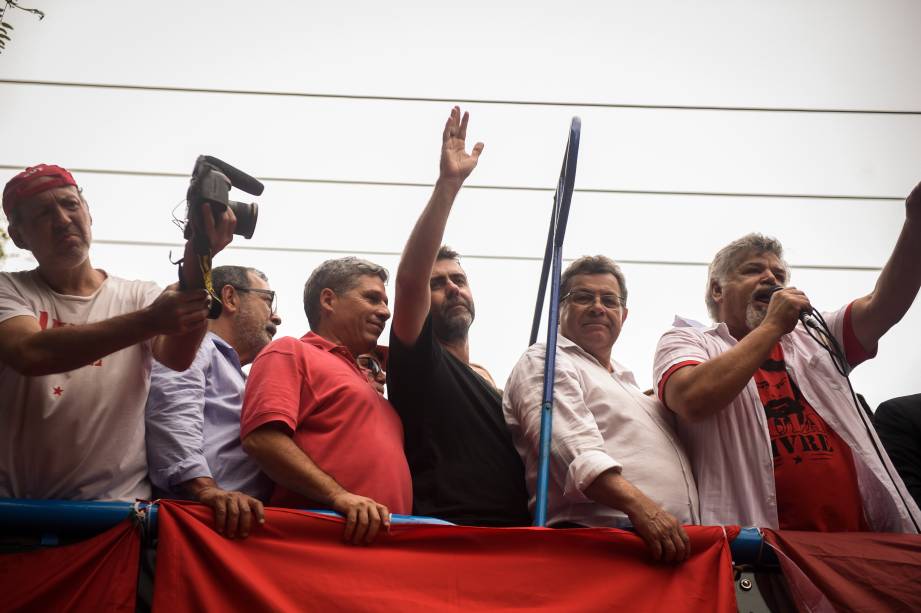 O ex-presidente Lula falou ao público em ato no em frente ao Sindicato dos Metalúrgicos, em São Bernardo do Campo-SP