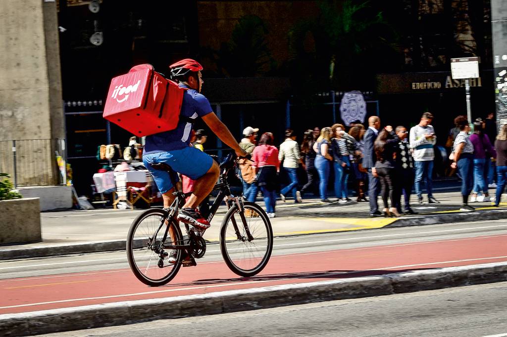 iFood dobra fundo para entregadores e destina R$ 2 milhões em auxílios