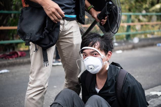 Polícia prende manifestantes antigovernamentais na Universidade Politécnica de Hong Kong Polícia prende manifestantes antigovernamentais na Universidade Politécnica de Hong Kong