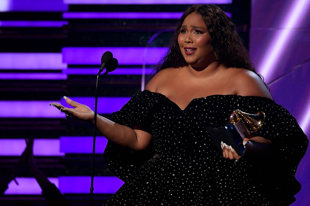 62nd Annual GRAMMY Awards – Show Lizzo leva o Grammy de melhor Performance Pop Solo pela música 'Truth Hurts', em 2020