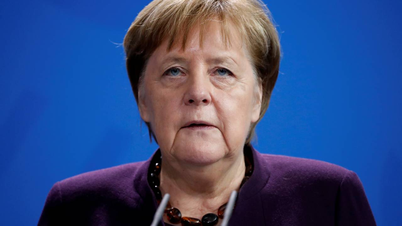 A chanceler da Alemanha, Angela Merkel: "lockdown" mais rígido entre 16 de dezembro e 10 de janeiro