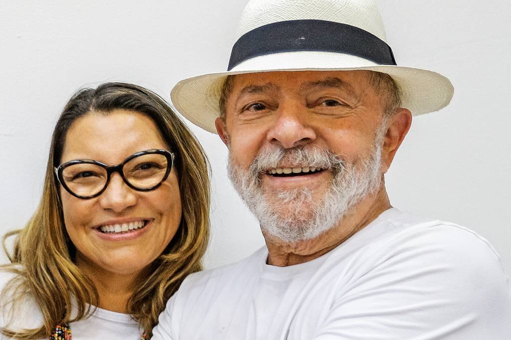 LULA-POS SAIDA-ROSANGELA SILVA-JANJA-MST FUTEBOL-2019-1 (14).jpg lula e rosangela a silva, a janja