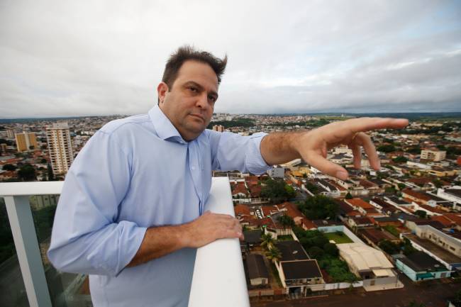 Roberto Naves 01 Roberto Naves 01
