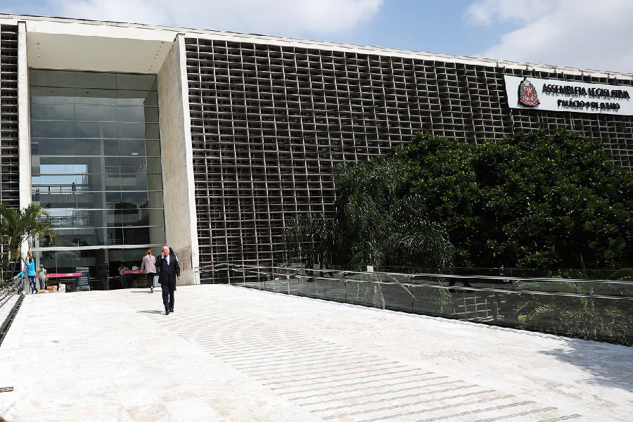 Oposição a Tarcísio de Freitas quer CPI na Alesp sobre o caso Ultrafarma