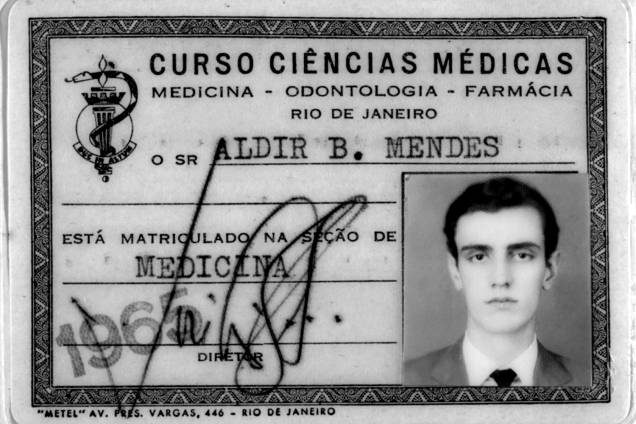 Carteira de estudante de medicina de Aldir Blanc Carteira de estudante de medicina de Aldir Blanc