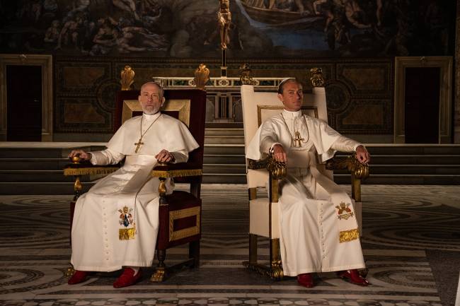 FOX Premium – The New Pope – Jude Law y John Malkovich – Photo by Gianni Fiorito (4)