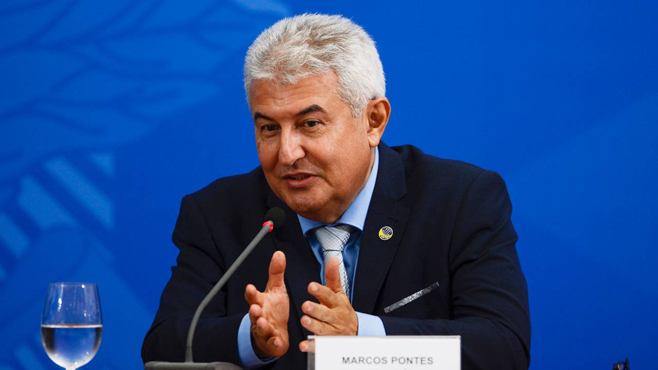 O ministro da Ciência, Tecnologia, Inovações e Comunicações, Marcos Pontes, participa de coletiva de imprensa no Palácio do Planalto