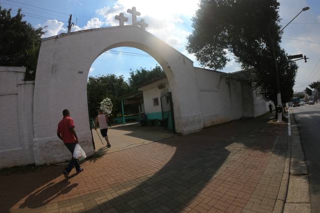 Cemitério da Vila Formosa, o maior da América Latina e responsável pelo sepultamento da maioria dos óbitos causados pela Covid-19 na cidade de São Paulo. Cemitério da Vila Formosa, o maior da América Latina e responsável pelo sepultamento da maioria dos óbitos causados pela Covid-19 na cidade de São Paulo.