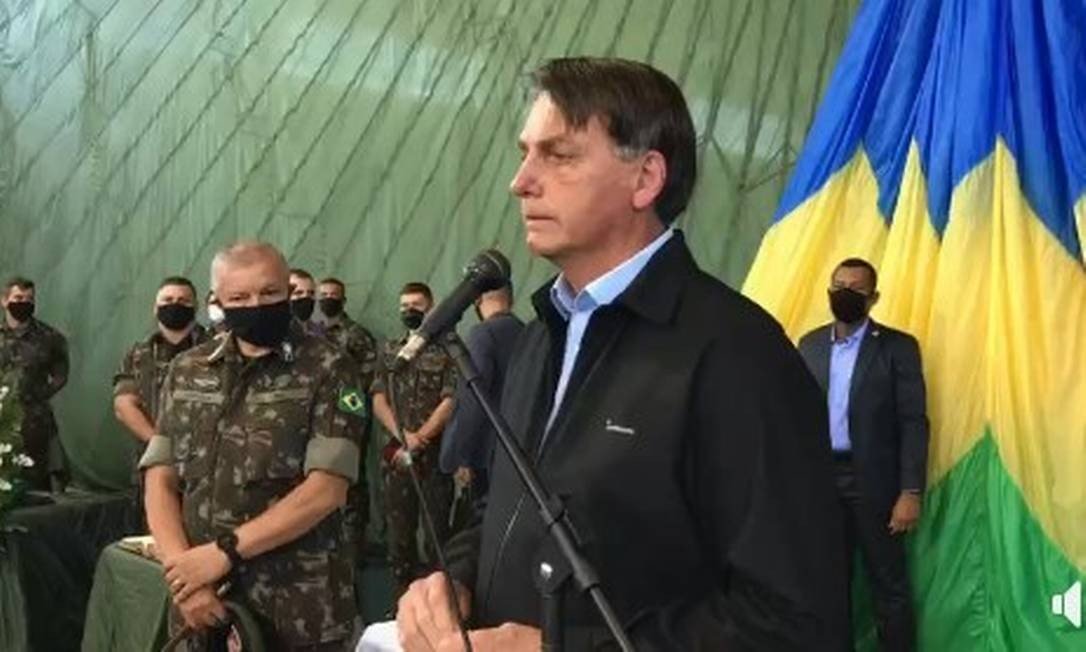 Bolsonaro em velório militar no Rio de Janeiro