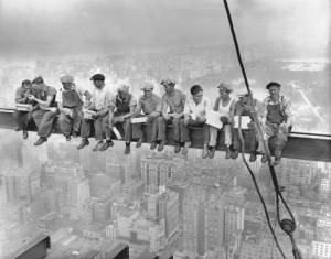 New York Construction Workers Lunching on a Crossbeam New York Construction Workers Lunching on a Crossbeam