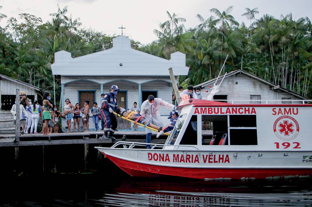 The Wider Image: “How many people are going to die?” – COVID-19 races up the Amazon The Wider Image: “How many people are going to die?” – COVID-19 races up the Amazon