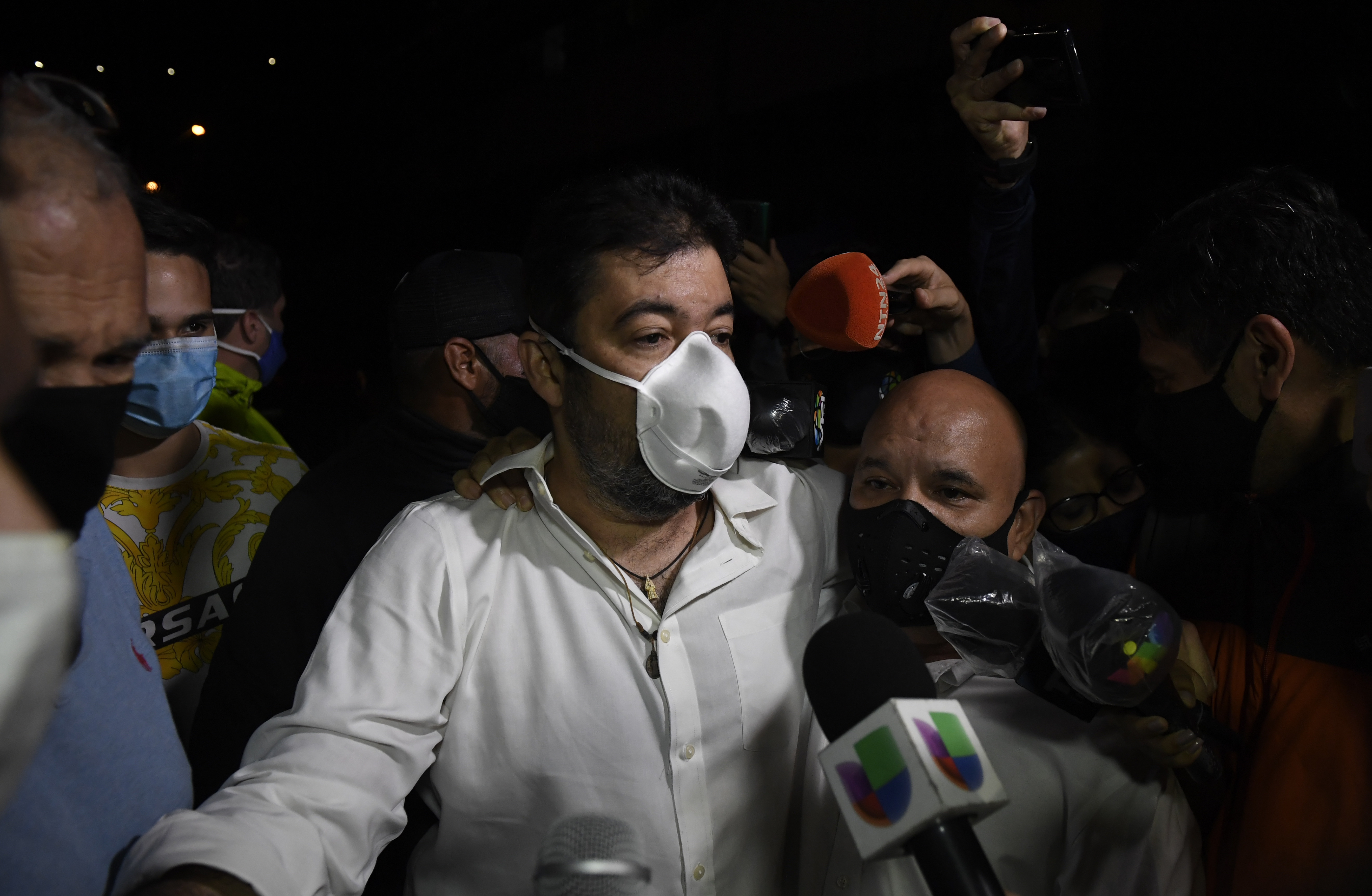 A três meses de eleições, Maduro dá indulto a 110 presos políticos