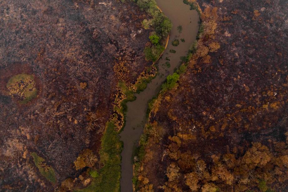 POCONÉ O horizonte nas cercanias do município do Mato Grosso mostra a dimensão das queimadas – mais de 12% da região queima