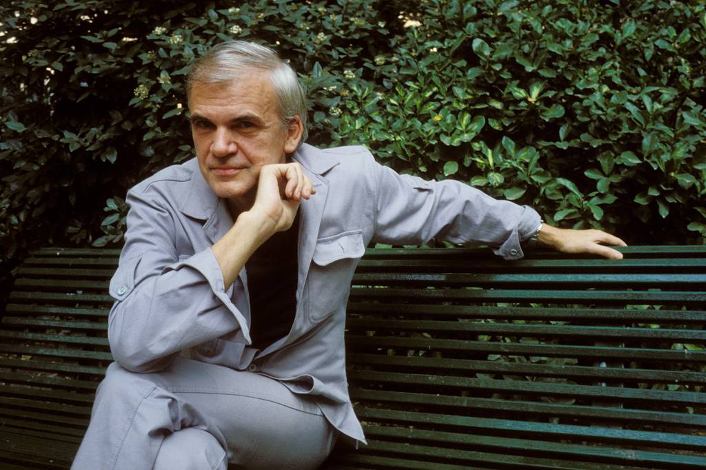 The close-up of Milan Kundera, NB 186204, in Paris, France on August 02nd, 1984 O autor Milan Kundera, em 1984