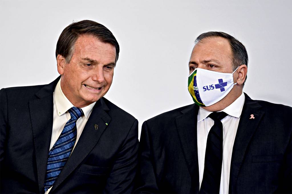 BRAZIL-HEALTH-GENOMAS PROJECT-BOLSONARO-PAZUELLO NA BRONCA - Bolsonaro, que se irritou com Pazuello: “Se não se retratar, sai” -