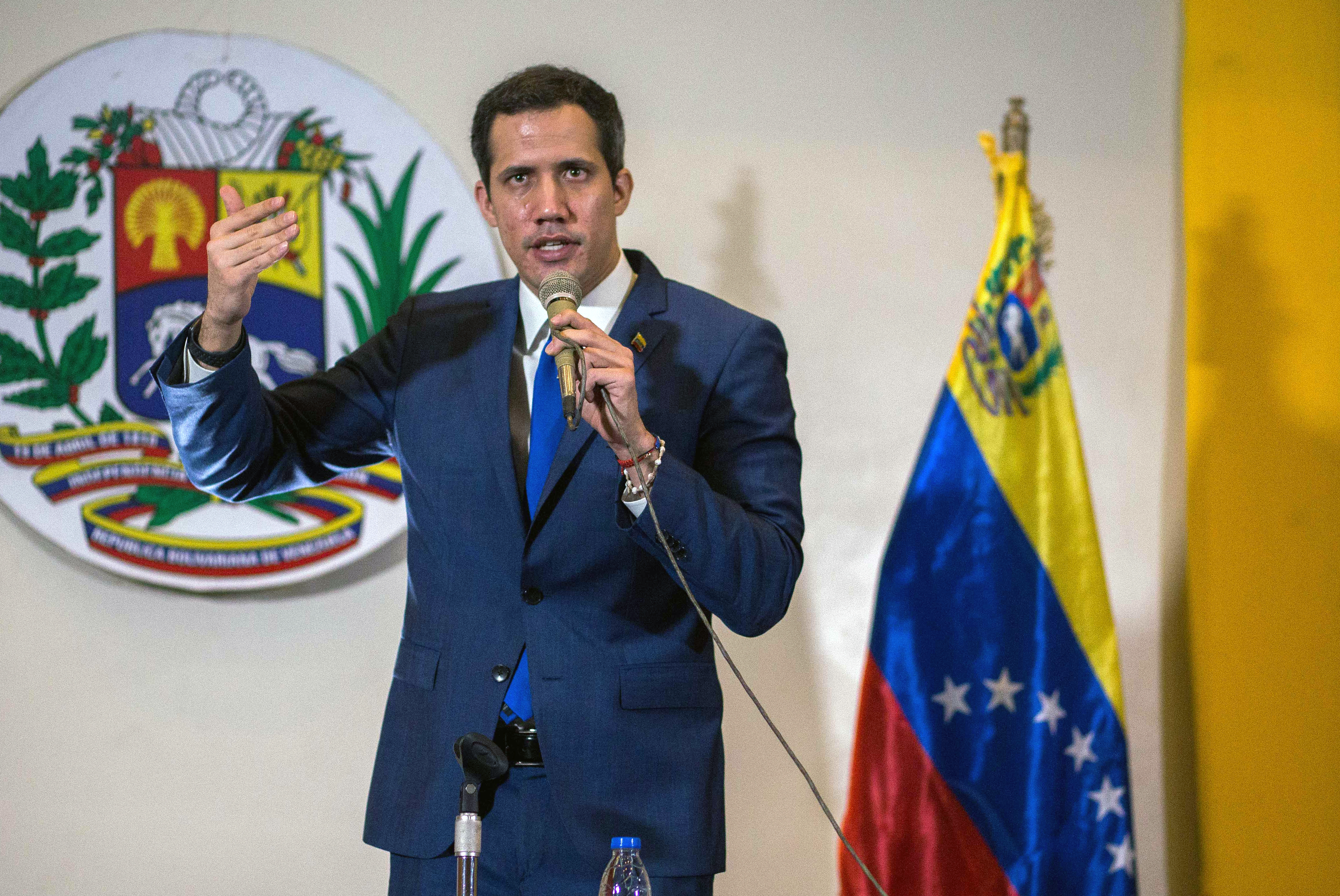 Às vésperas de eleições venezuelanas, Guaidó tenta se aproximar de Biden
