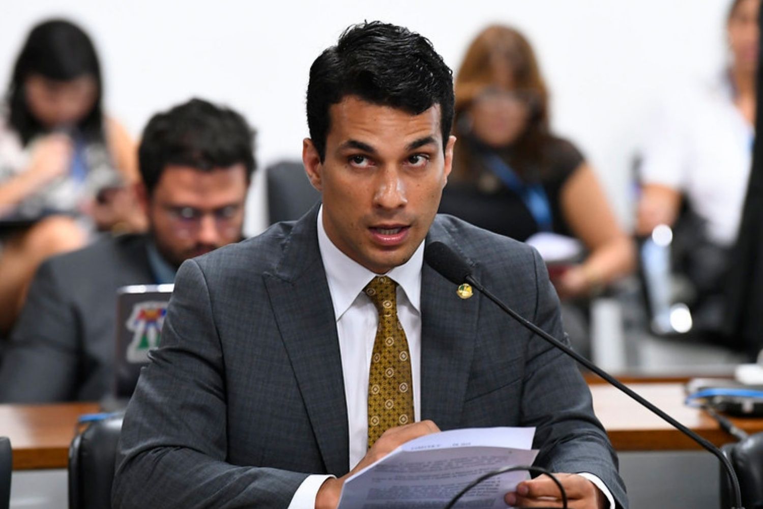 Senador apresenta pedido de missão oficial no primeiro dia útil de 2026