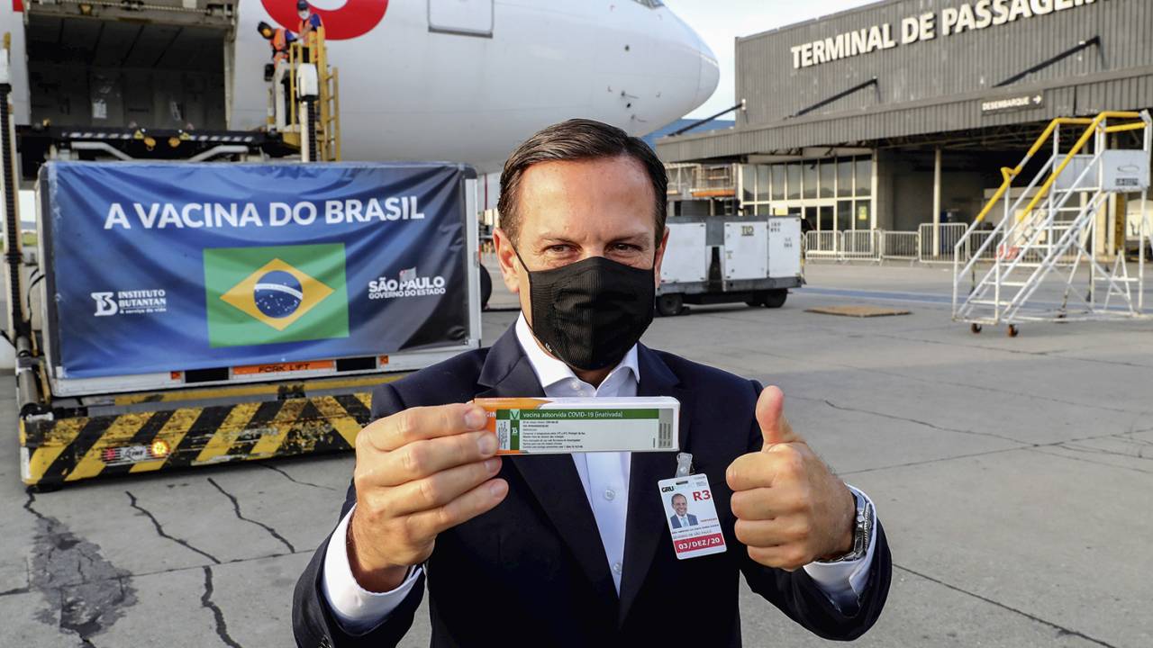 FALTA POUCO - O governador João Doria: estratégia para acelerar o aval junto à Anvisa -