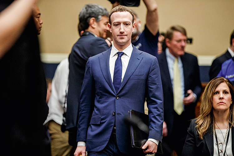 Zuckerberg comparece ante el Comité del Congreso sobre Energía y Comercio NO CONTROLE - Zuckerberg: o fundador do Facebook disse que não quer correr o risco de deixar Trump postar -